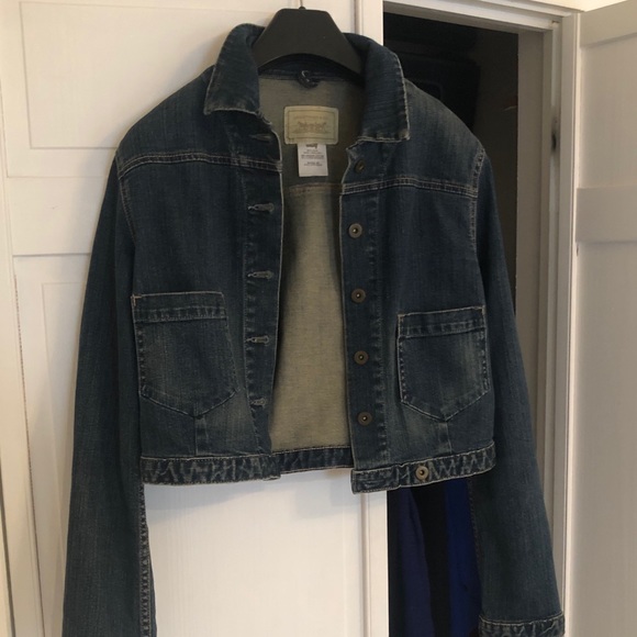 Cropped Levi’s Classic Jean Jacket